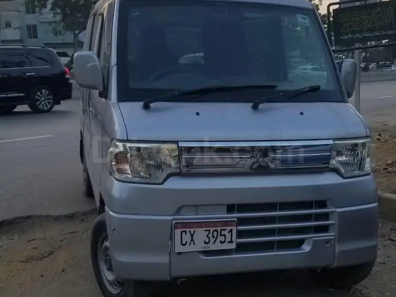 Mitsubishi Minicab Bravo 2013