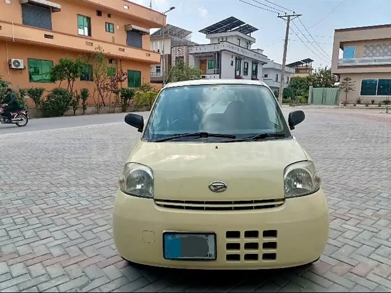 Daihatsu Esse 2011