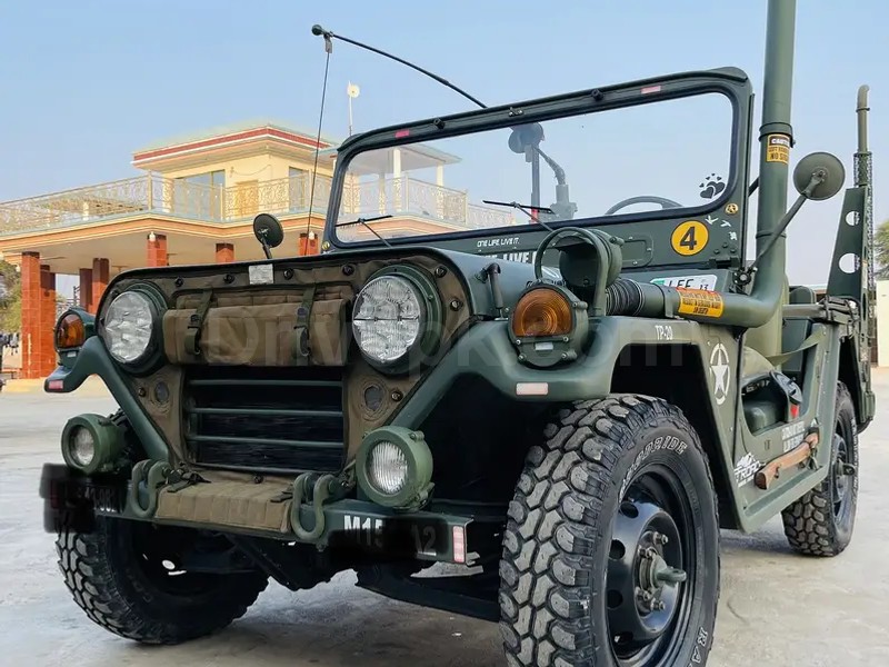 Jeep M 825 1988