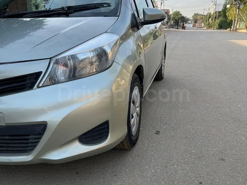 Toyota Vitz 2013