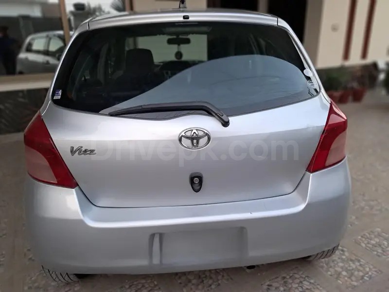 Toyota Vitz 2005