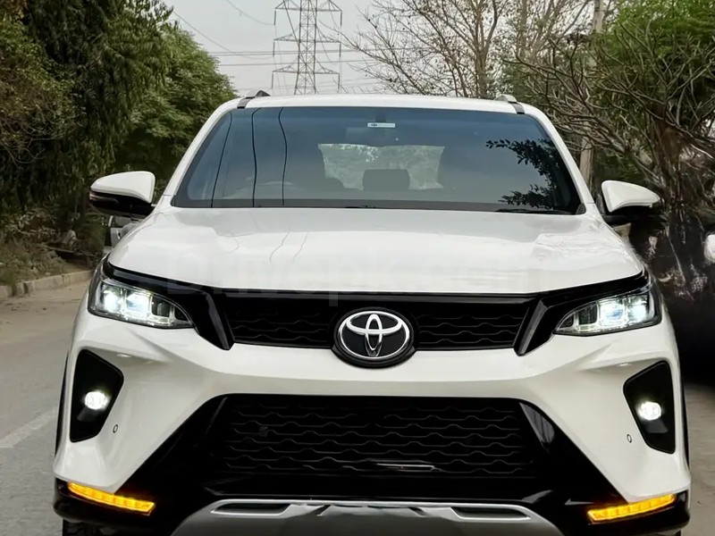 Toyota Fortuner Legender 2022