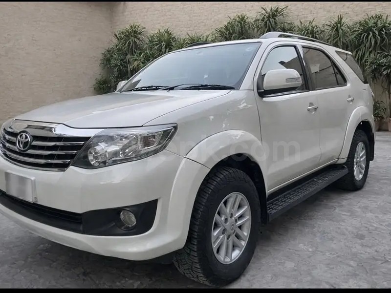 Toyota Fortuner 2013