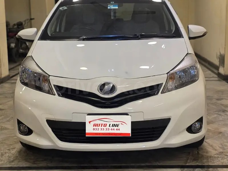 Toyota Vitz 2013