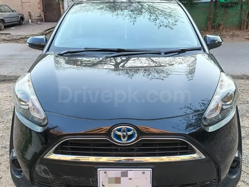Toyota Sienta 2016