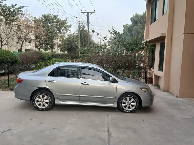 Toyota Corolla GLI 2011