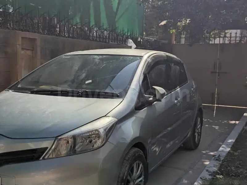 Toyota Corolla Altis 2013