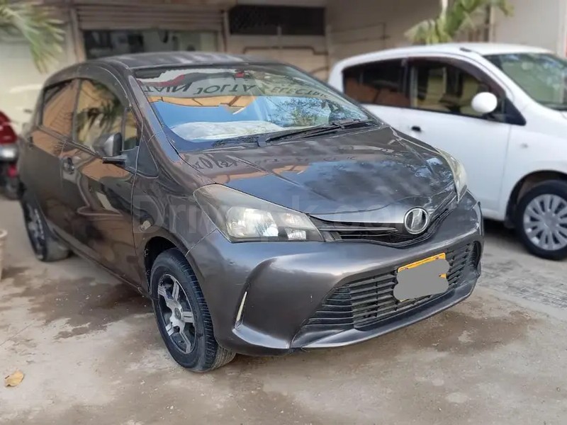 Toyota Vitz 2015