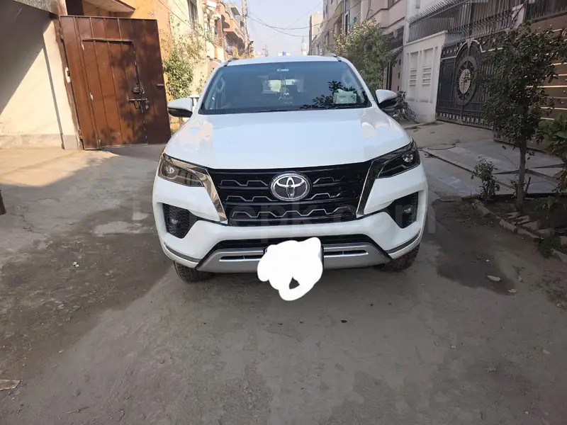 Toyota Fortuner V 2021