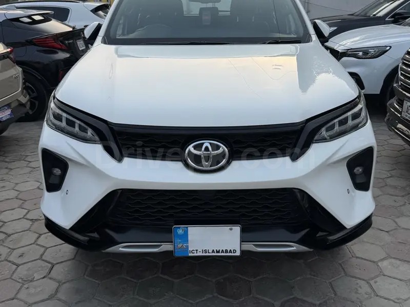 Toyota Fortuner Legender 2022