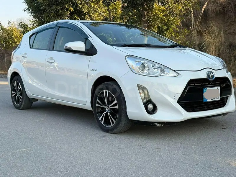 Toyota Aqua 2015