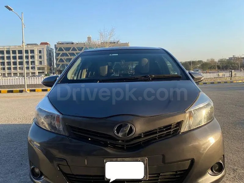 Toyota Vitz 2013