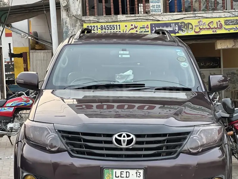 Toyota Fortuner V 2013