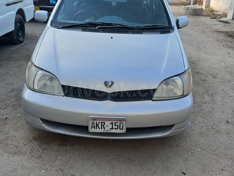 Toyota Platz 2001