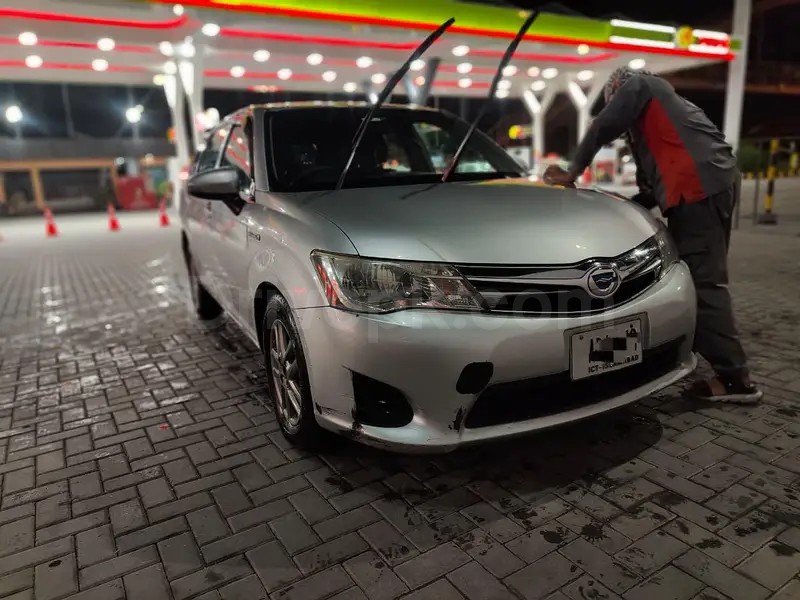 Toyota Fielder 2013