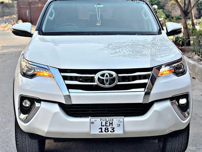 Toyota Fortuner V 2019