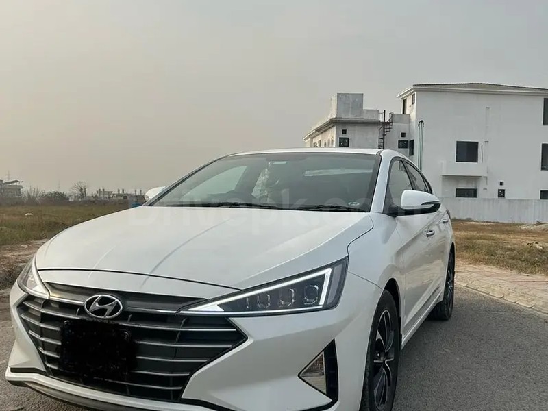 Hyundai Elantra 2024