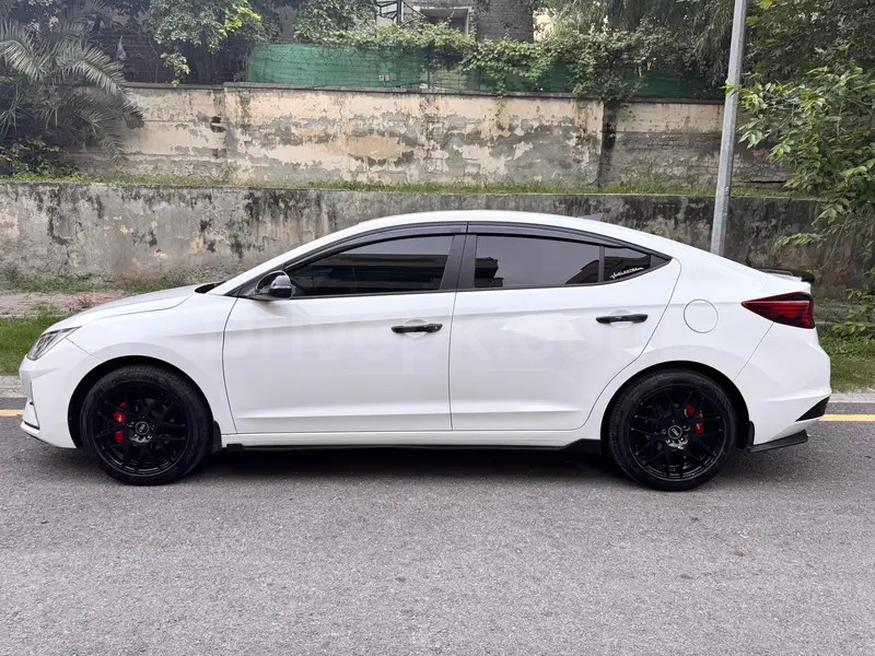 Hyundai Elantra 2021