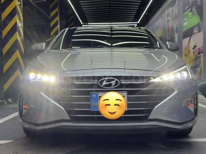 Hyundai Elantra 2022