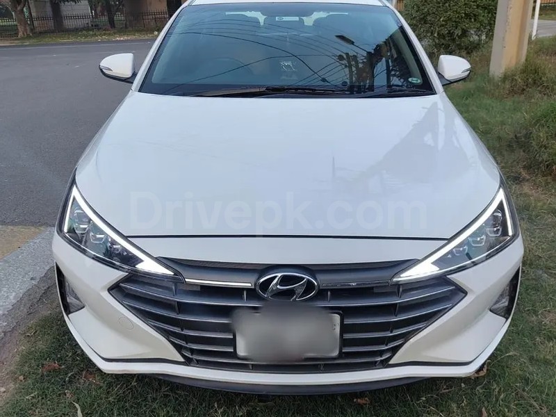 Hyundai Elantra 2022