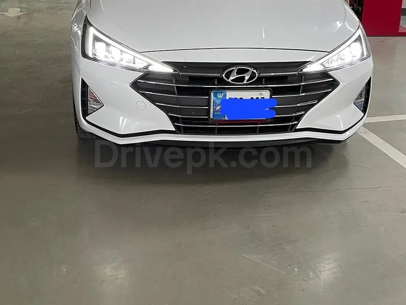 Hyundai Elantra 2024