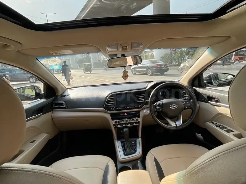 Hyundai Elantra 2021