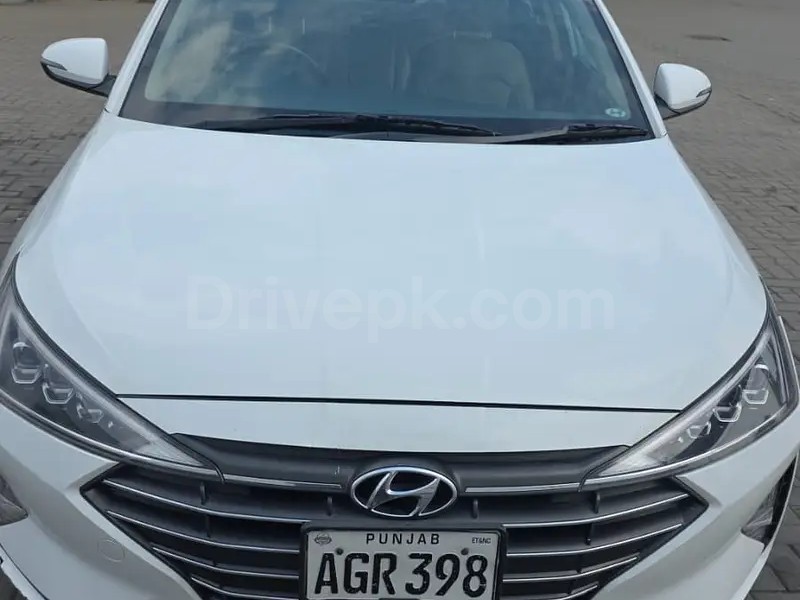 Hyundai Elantra 2022