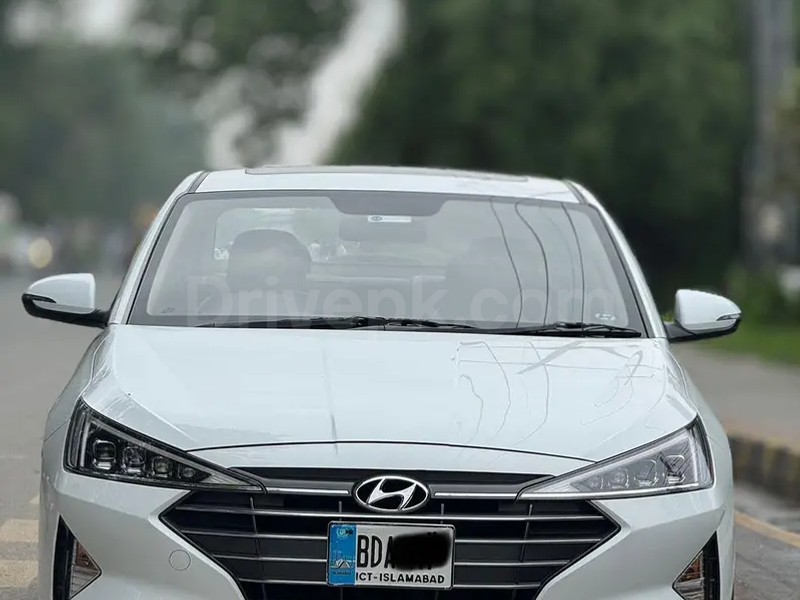 Hyundai Elantra 2024