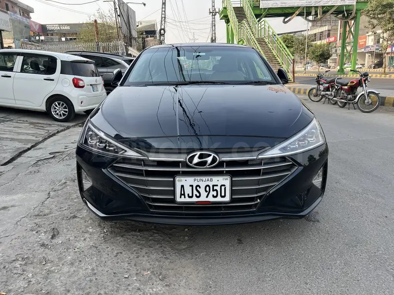 Hyundai Elantra 2022