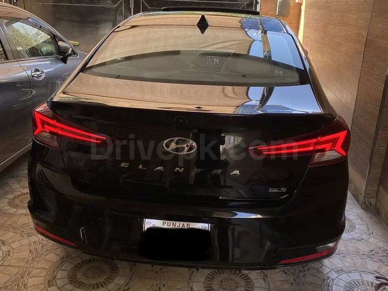 Hyundai Elantra 2021