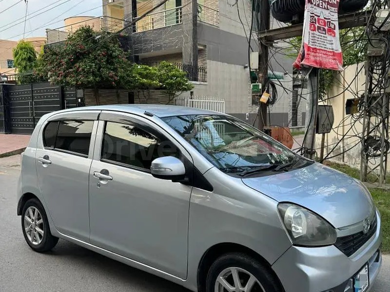 Daihatsu Mira 2015