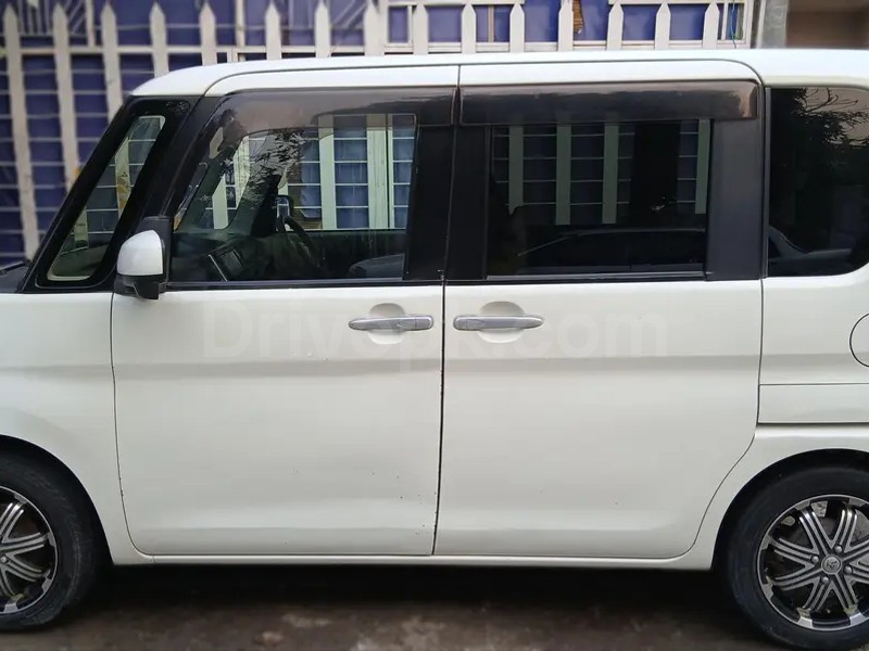 Daihatsu Tanto 2015