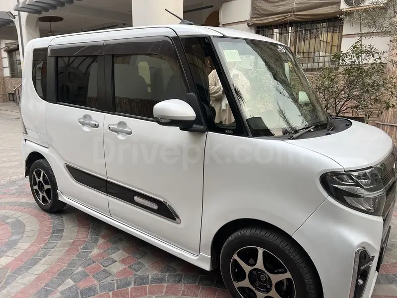 Daihatsu Tanto 2022