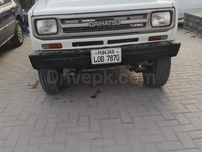 Daihatsu Rocky 1990