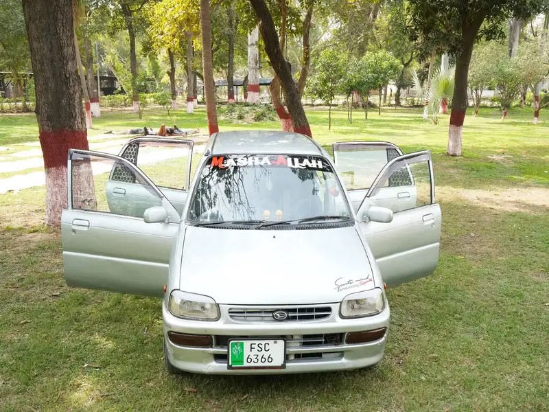 Daihatsu Cuore 2004