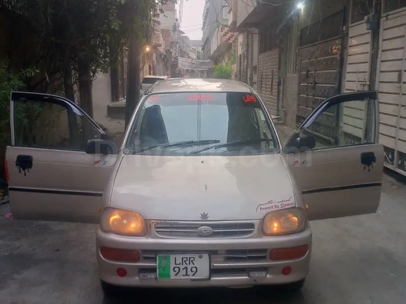 Daihatsu Cuore 2003