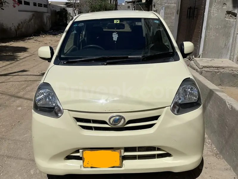 Daihatsu Mira 2015