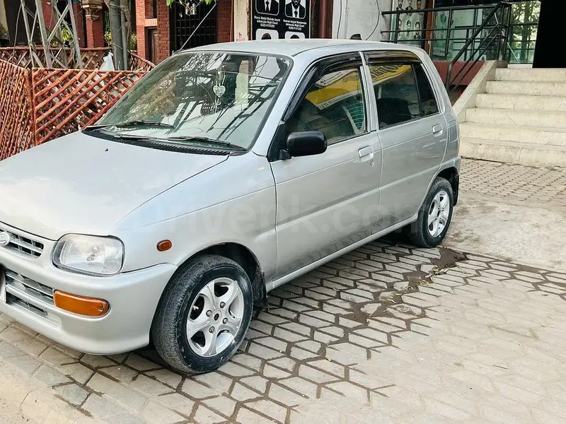 Daihatsu Cuore 2003