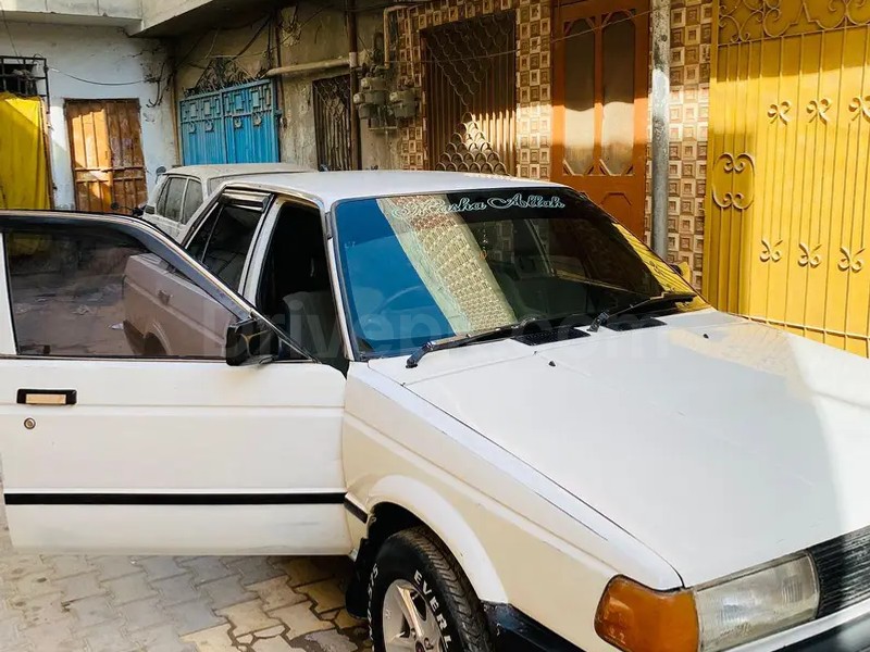Nissan Sunny 1990