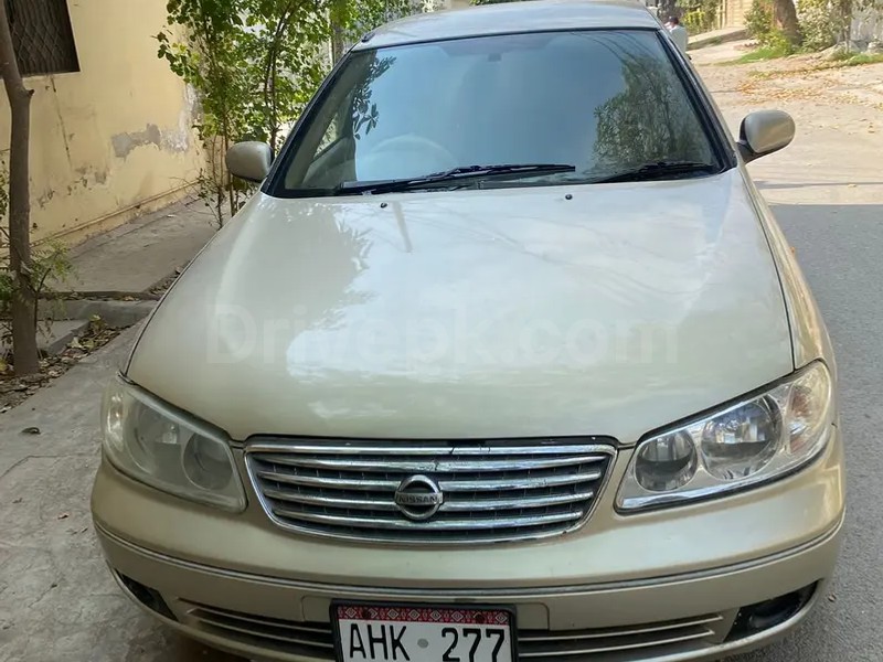 Nissan Sunny 2005
