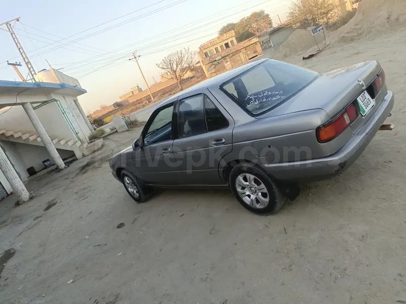 Nissan Sunny 1990