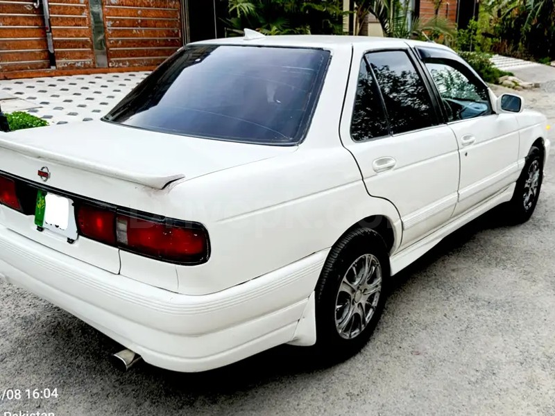 Nissan Sunny 1992
