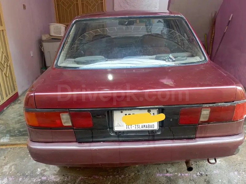 Nissan Sunny 1990