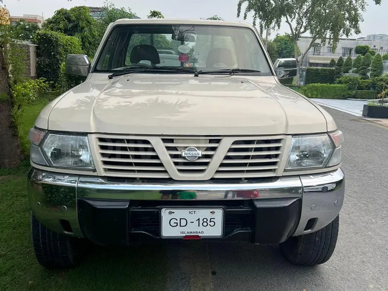 Nissan Safari 2002