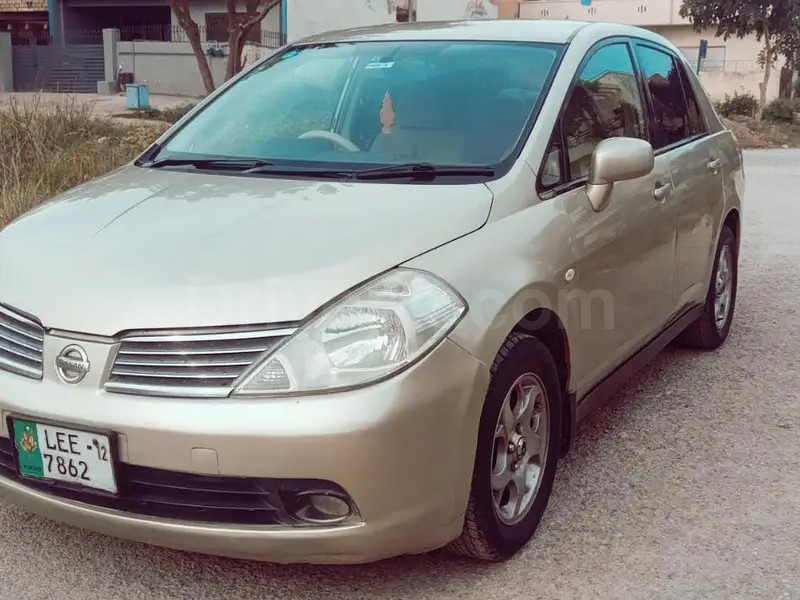 Nissan Tiida 2007