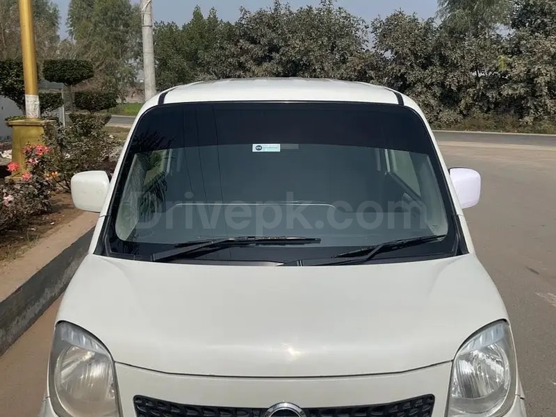 Nissan Moco 2012