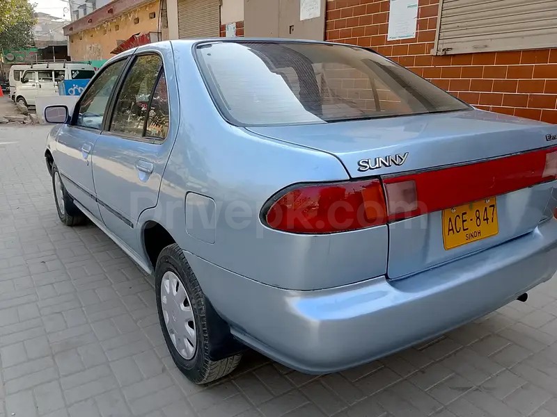 Nissan Sunny 1999