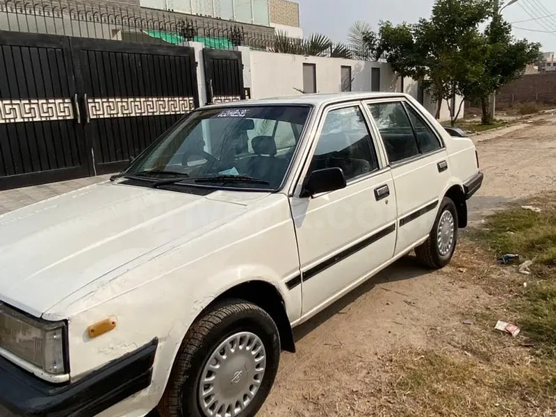Nissan Sunny 1985