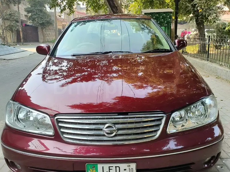 Nissan Sunny 2010