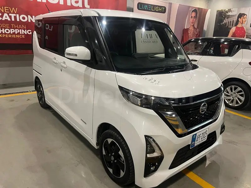 Nissan Roox 2022